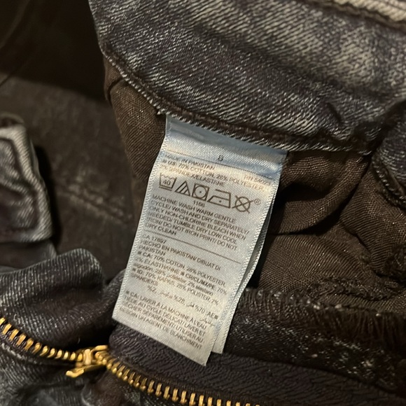 Women’s Old Navy Rockstar Super Skinny Mid-Rise Jeans - Picture 7 of 9